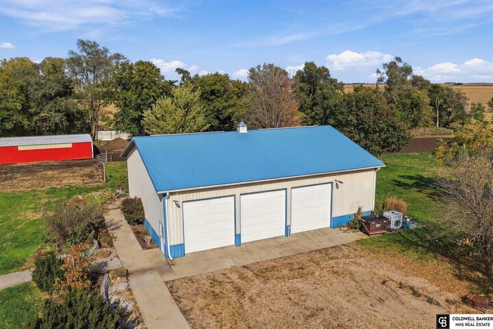 Property Photo:  112 16 Road  NE 68319 
