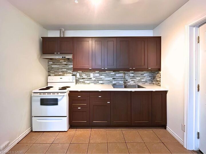 Property Photo:  69 Sherman Avenue S 4  ON L8M 2P8 