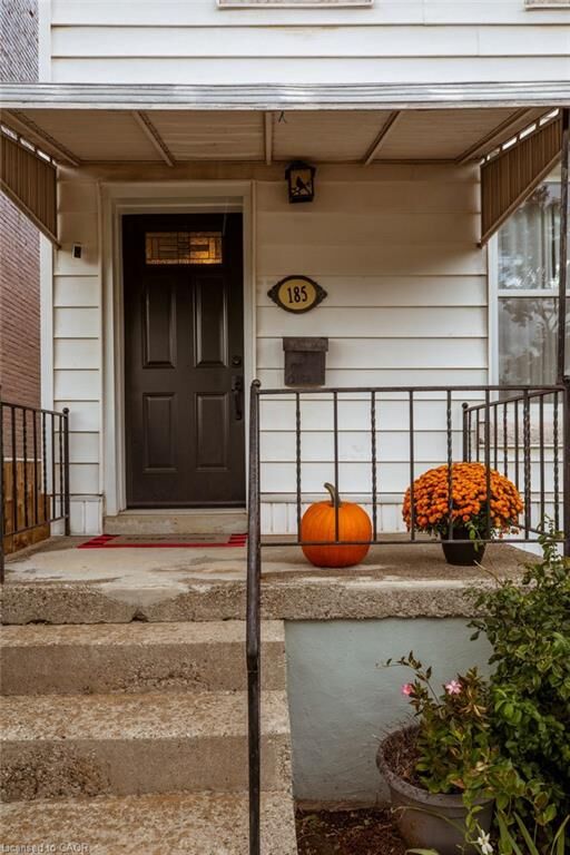 Property Photo:  185 Caroline Street N  ON L8R 2S1 