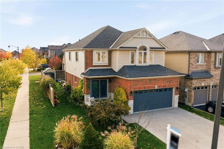 Property Photo:  68 Royal Winter Drive  ON L0R 1C0 
