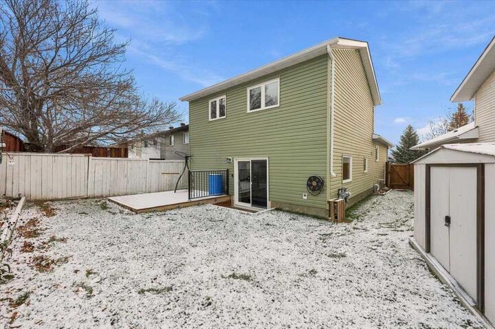Property Photo:  36 Covington Mews NE  AB T3K 4E8 
