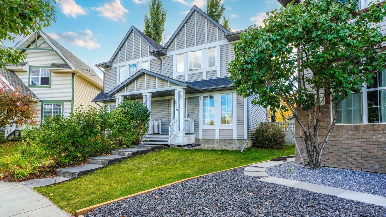 Property Photo:  254 Elgin View SE  AB T2Z 4N6 