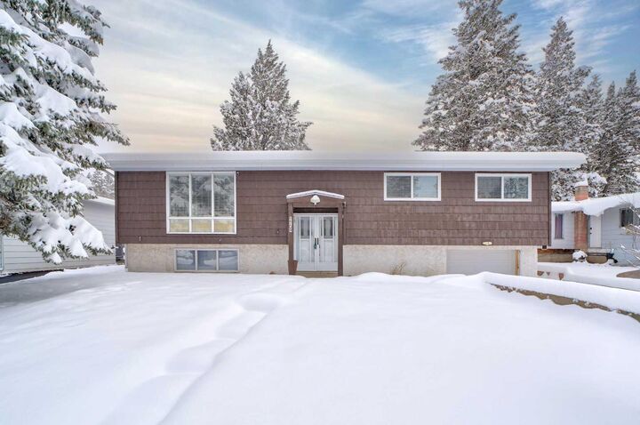 Property Photo:  7709 29th Avenue  AB T0K 0M0 
