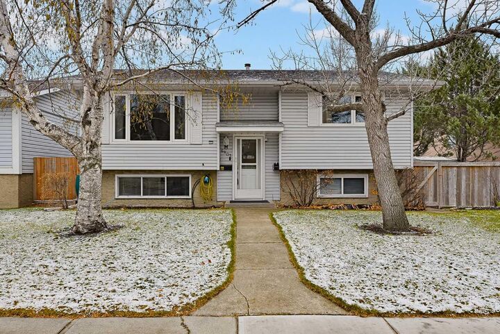 Property Photo:  6803 24 Avenue NE  AB T1Y 1Z9 