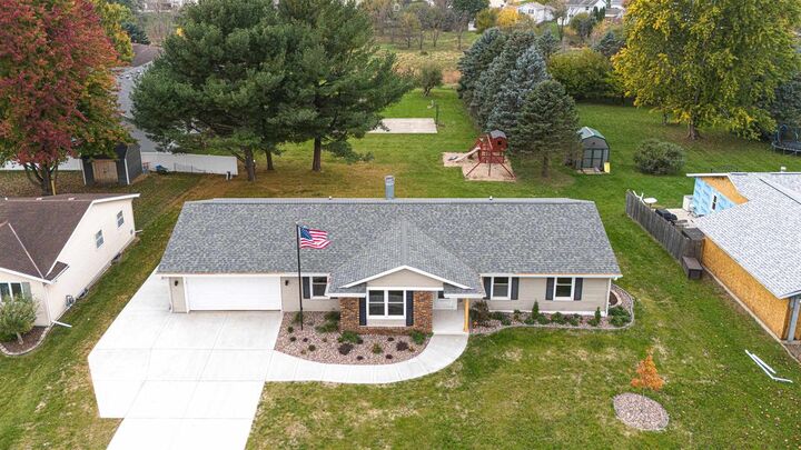 Property Photo:  2119 Morningside Drive  WI 53546 