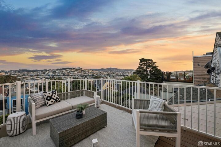 Property Photo:  345 Chenery Street  CA 94131 