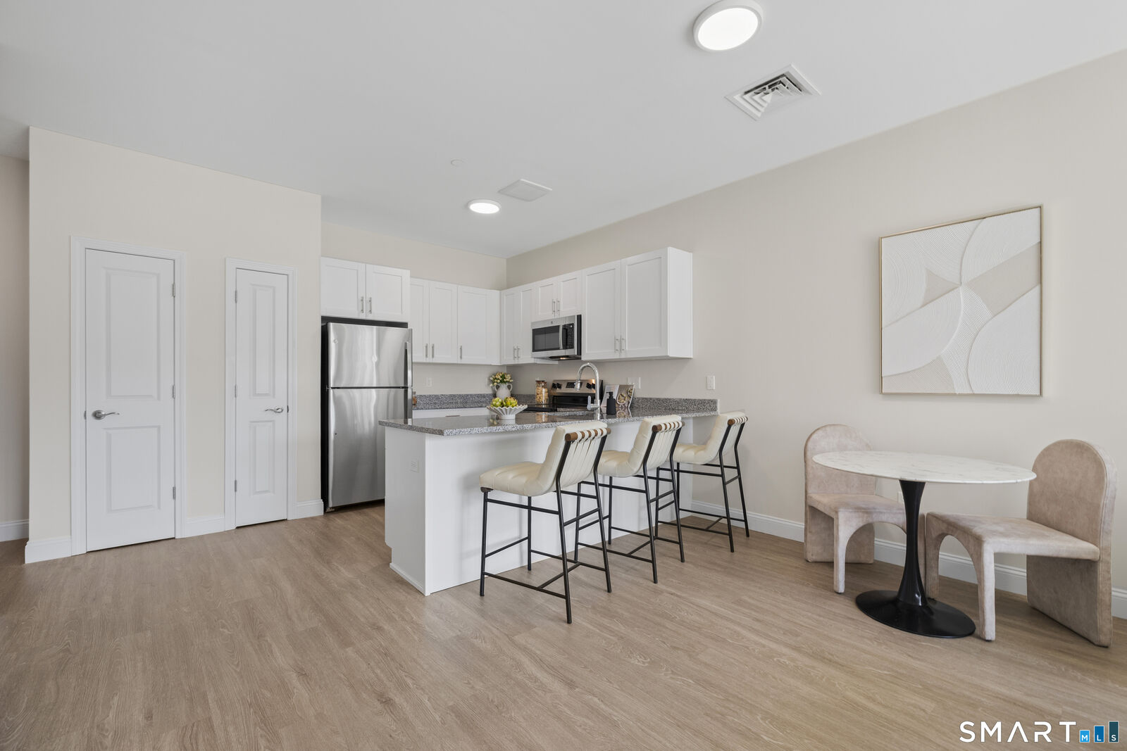 Property Photo:  55 Steele Boulevard 206  CT 06037 