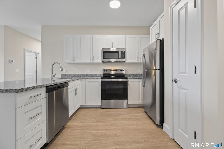Property Photo:  55 Steele Boulevard 214  CT 06037 