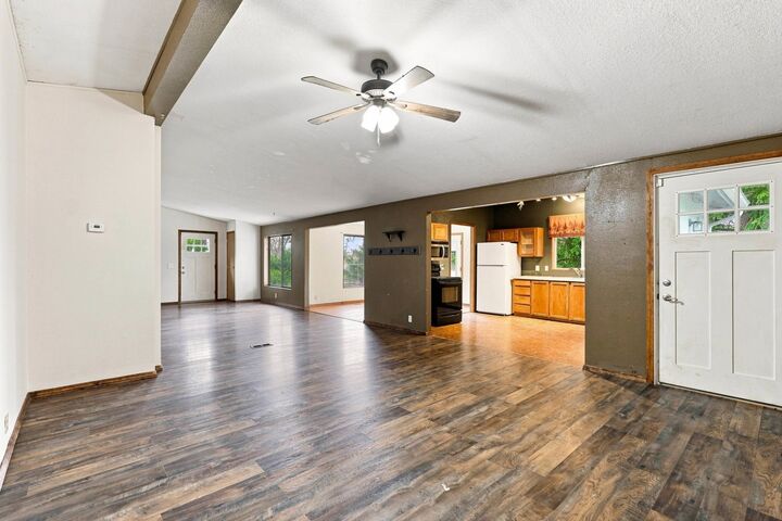 Property Photo: 17312 E Judkins Rd WA 99217