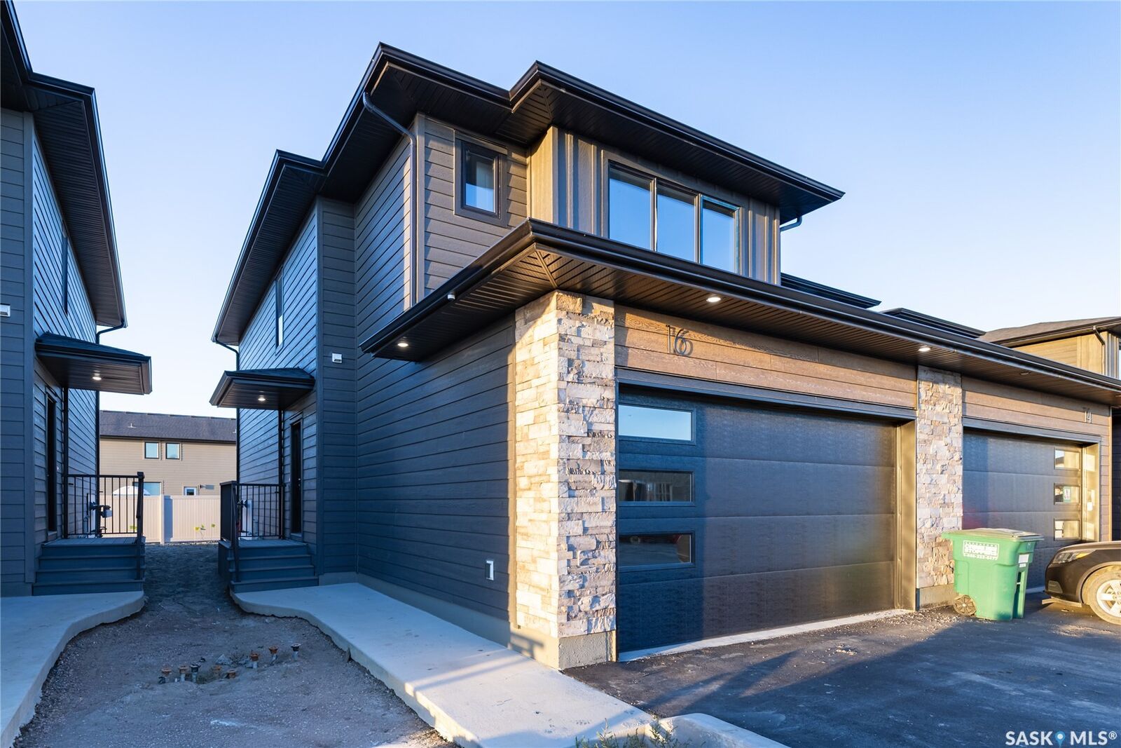 Property Photo:  830 Brighton Boulevard 16  SK S7V 2A8 