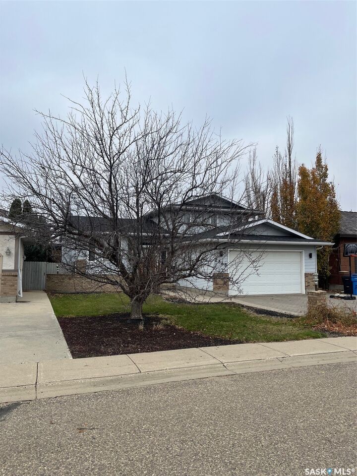 Property Photo:  2368 Irvine Crescent  SK S4A 2S6 