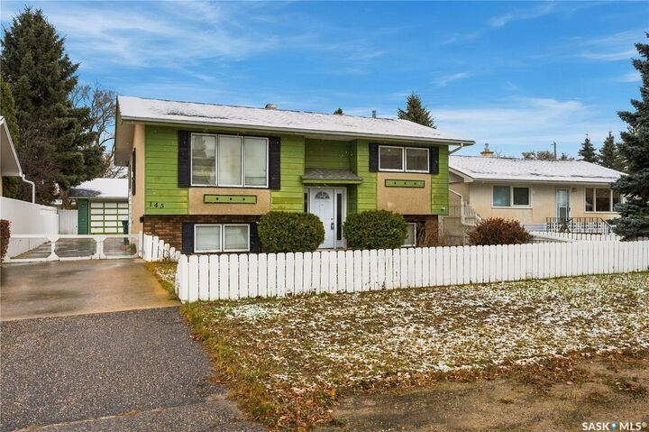 Property Photo:  145 4th Street  SK S0G 3Z0 
