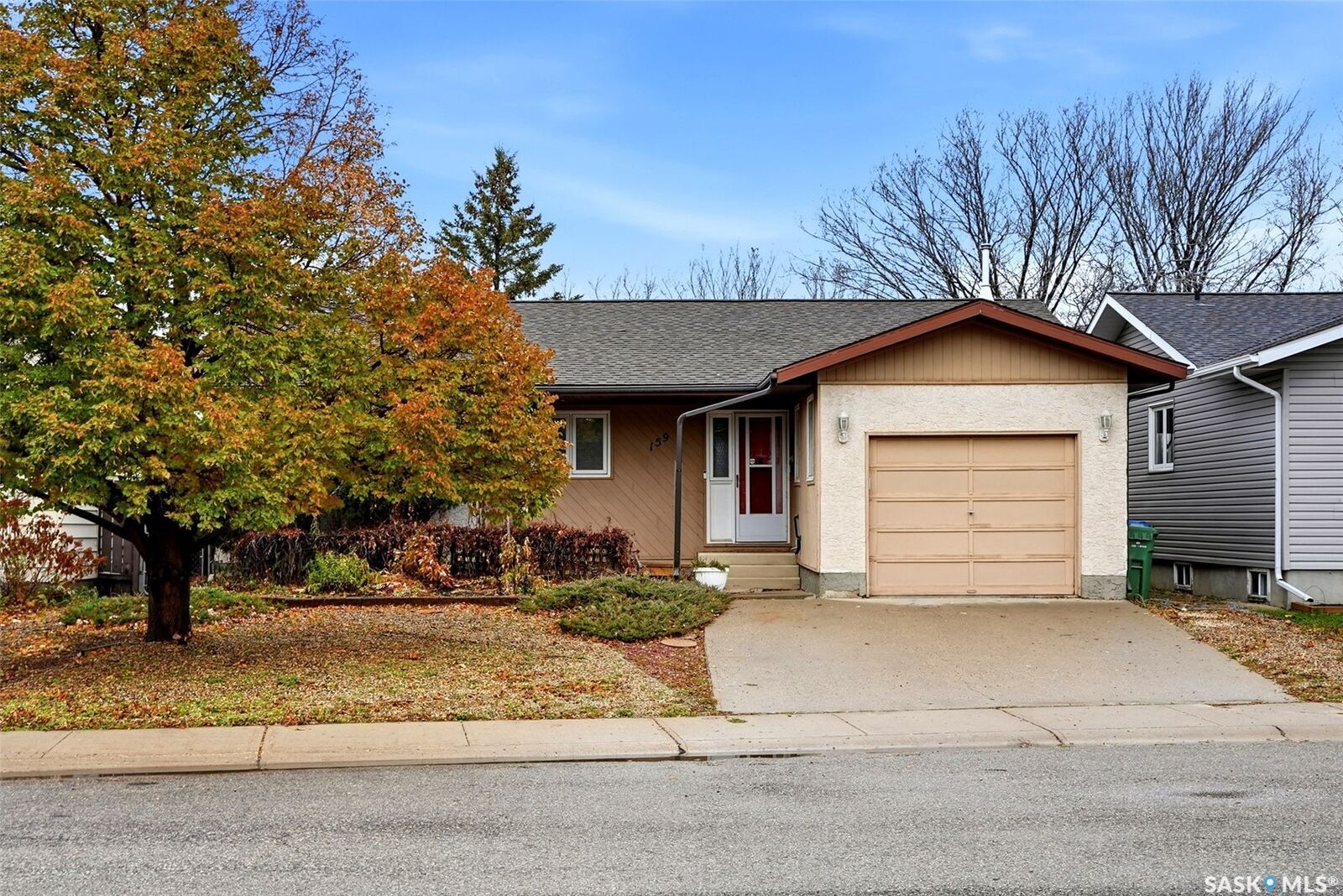 Property Photo:  159 McInnis Crescent  SK S4R 3E9 