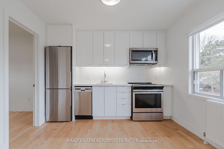 Property Photo:  28A Third Street 3  ON M8V 2X6 