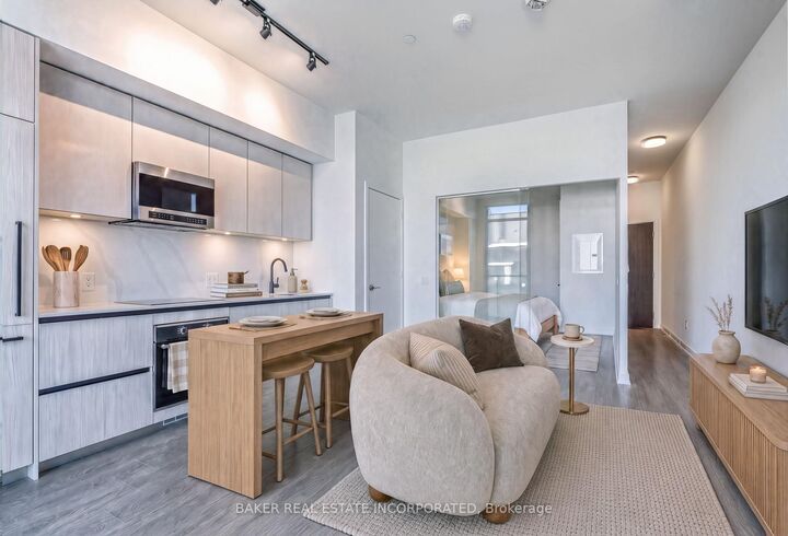 Property Photo: 425 Front Street E 902 ON M5A 0X2