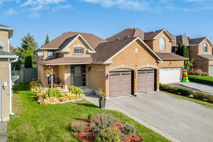 Property Photo:  262 Wessenger Drive  ON L4N 8R6 