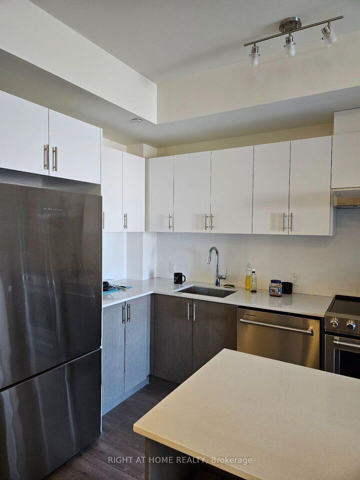 Property Photo:  27 Korda Gate 311  ON L4K 2M9 