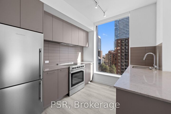 Property Photo:  101 Roehampton Avenue 308  ON M4P 2W2 