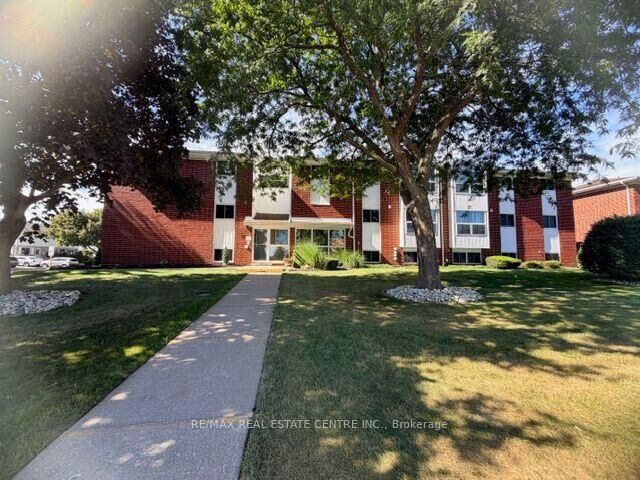 Property Photo:  60 Donly Drive S 301  ON N3Y 5K3 