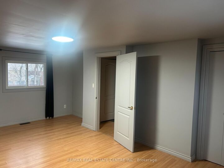 Property Photo: 289 King Street N ON L9R 1N3