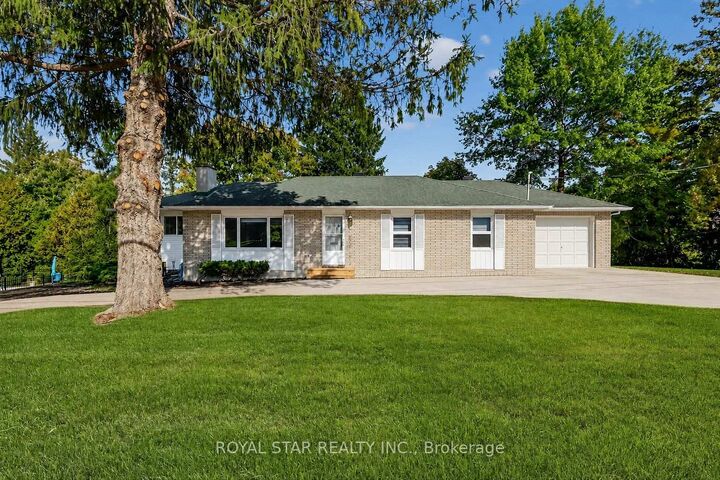 Property Photo:  10 Delong Drive  ON K1J 7E6 