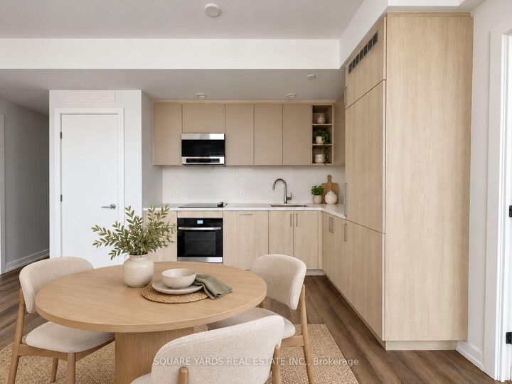 Property Photo: 21 Meadowdale Road 1211 ON L4K 0H6