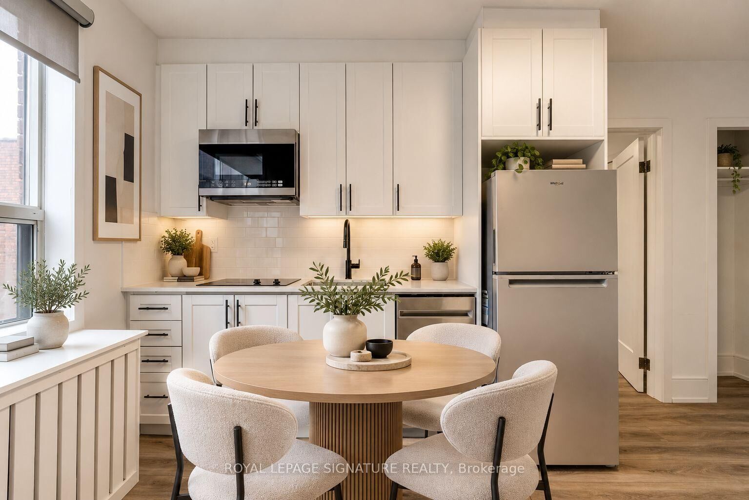 Property Photo:  231 Vaughan Road B17  ON M6C 2M9 