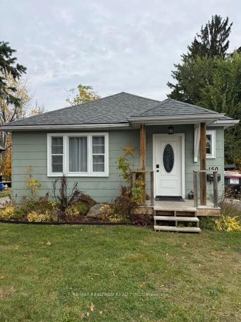 Property Photo:  150 Penetang Street  ON L4M 1V8 