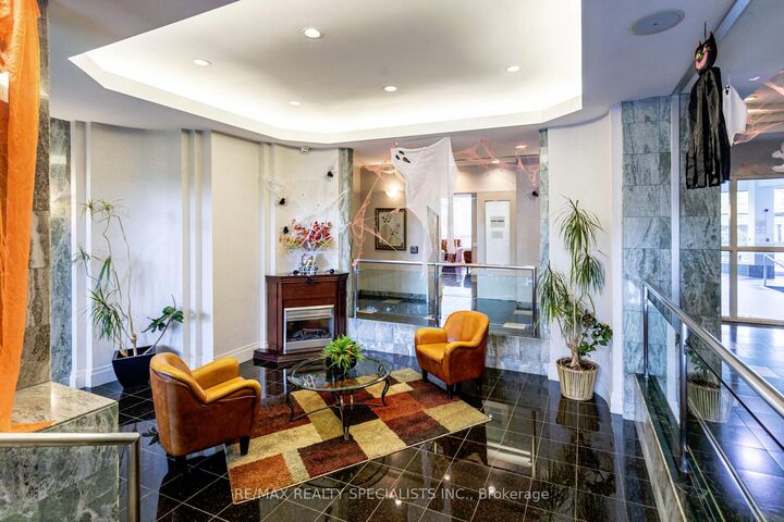 Property Photo:  4470 Tucana Court 605  ON L5R 3K8 