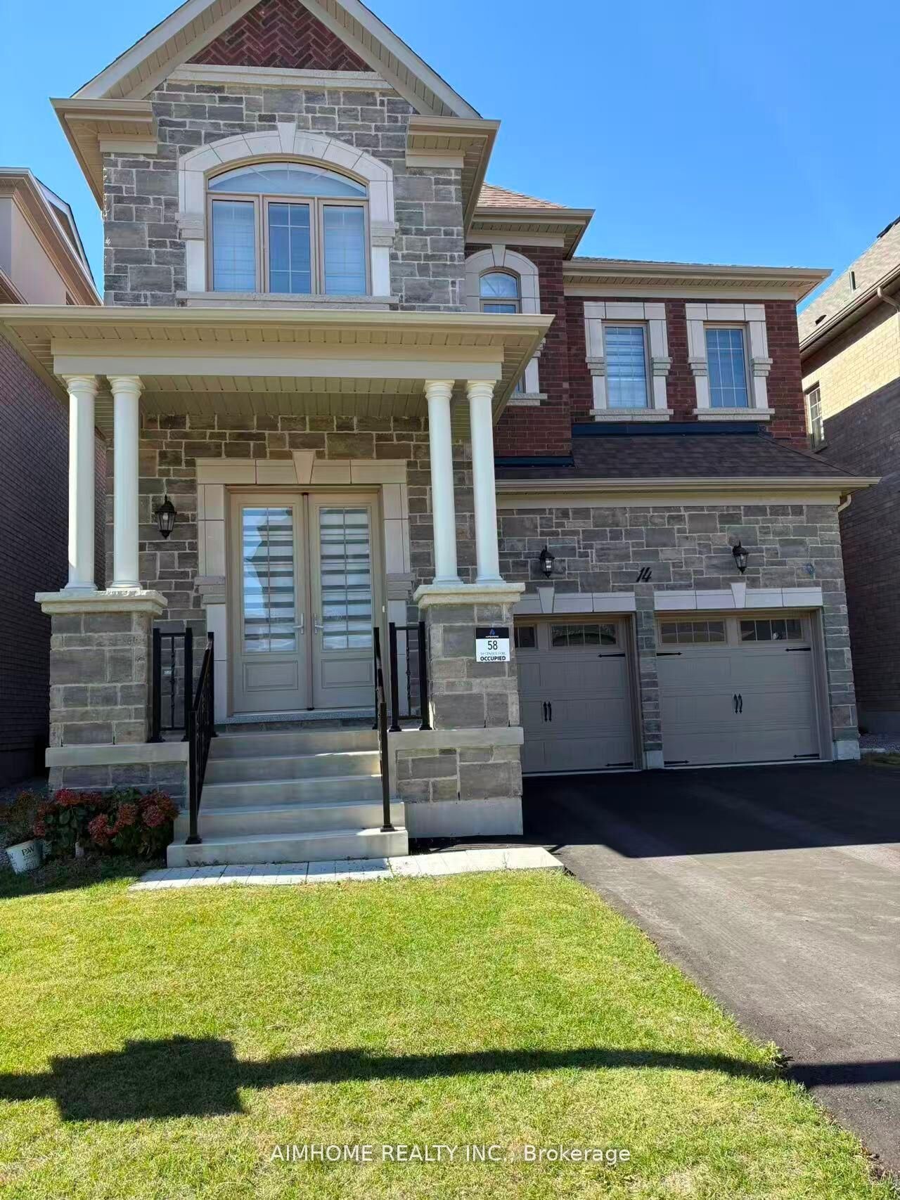 Property Photo:  14 Cinquefoil Street 4  ON L4E 1J9 