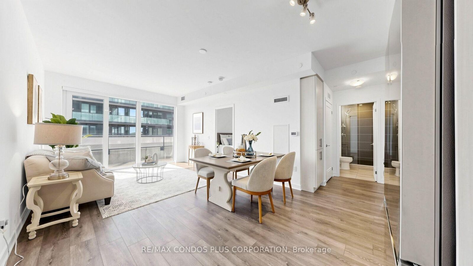 Property Photo: 105 Oneida Crescent 503 ON L4B 0H6