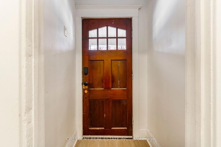 Property Photo:  1057 Davenport Road Main  ON M6G 2C2 