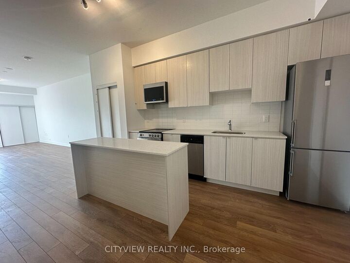 Property Photo: 2433 Dufferin Street 602 ON M6E 0B4
