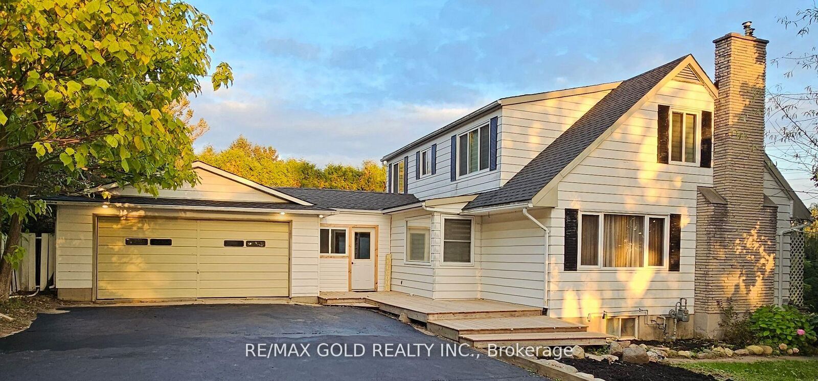 Property Photo:  285 North Water Street W  ON N0G 2L3 