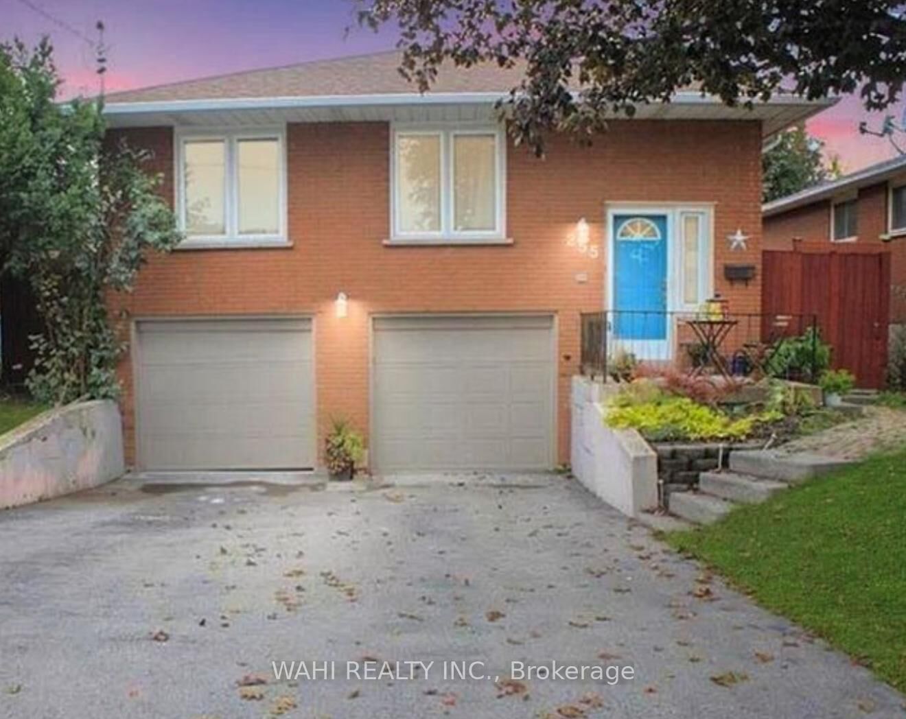 Property Photo:  255 Carson Drive W Unit 1  ON L8T 2X8 