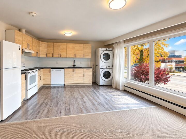 Property Photo: 233 West Street N ON L3V 5C9