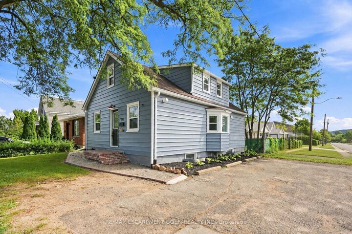 Property Photo:  177 Pelham Road 2  ON L2S 1V8 