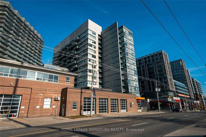 Property Photo:  20 Joe Shuster Way 1318  ON M6K 0A3 