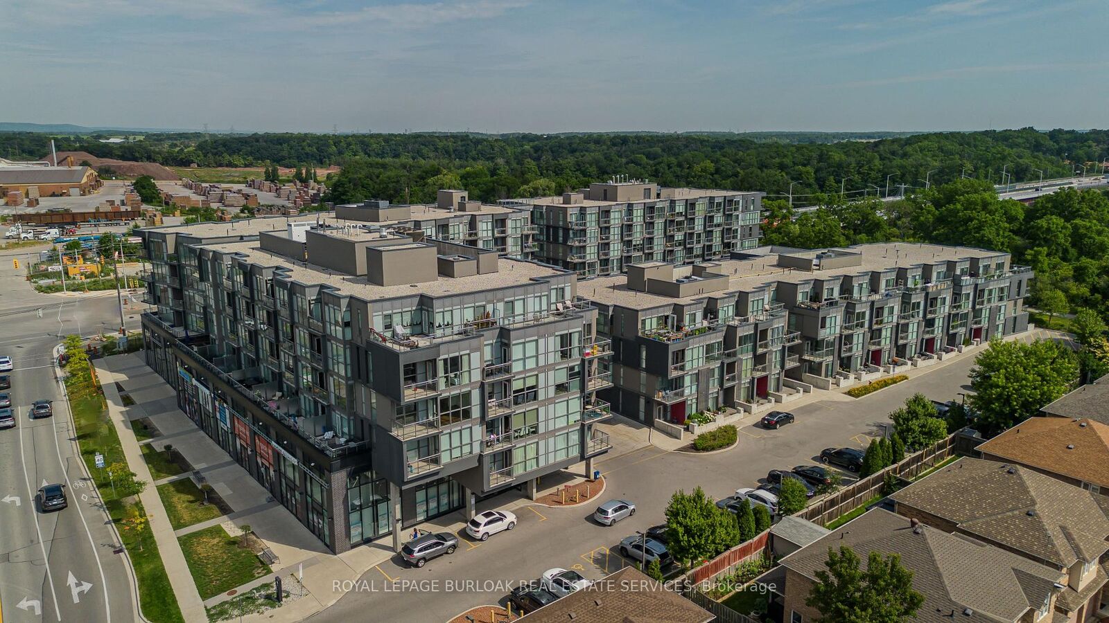 Property Photo:  5220 Dundas Street D509  ON L7L 0J4 