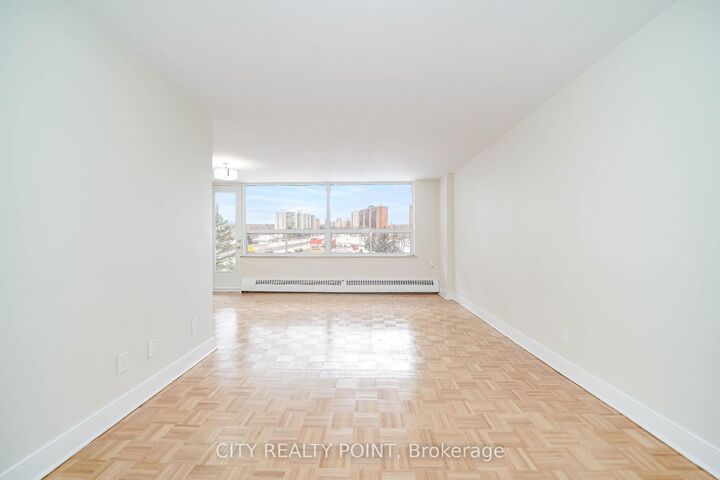 Property Photo:  6200 Bathurst Street 204  ON M2R 2A3 
