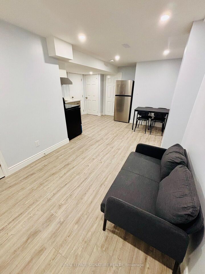 Property Photo:  229 Springvalley Crescent Lower  ON L9C 0B3 