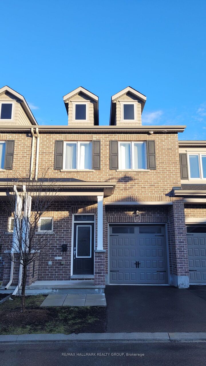 Property Photo:  227 Sittelle Pvt Private  ON K4A 1G1 