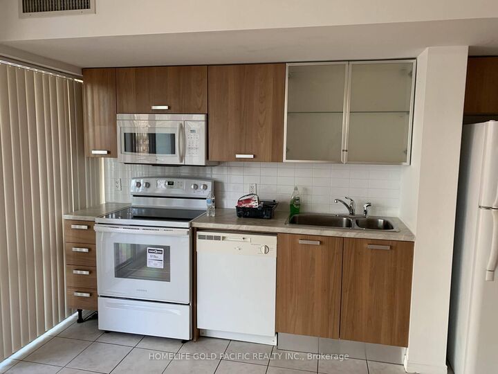 Property Photo: 37 Grosvenor Street 505 ON M4Y 3G5