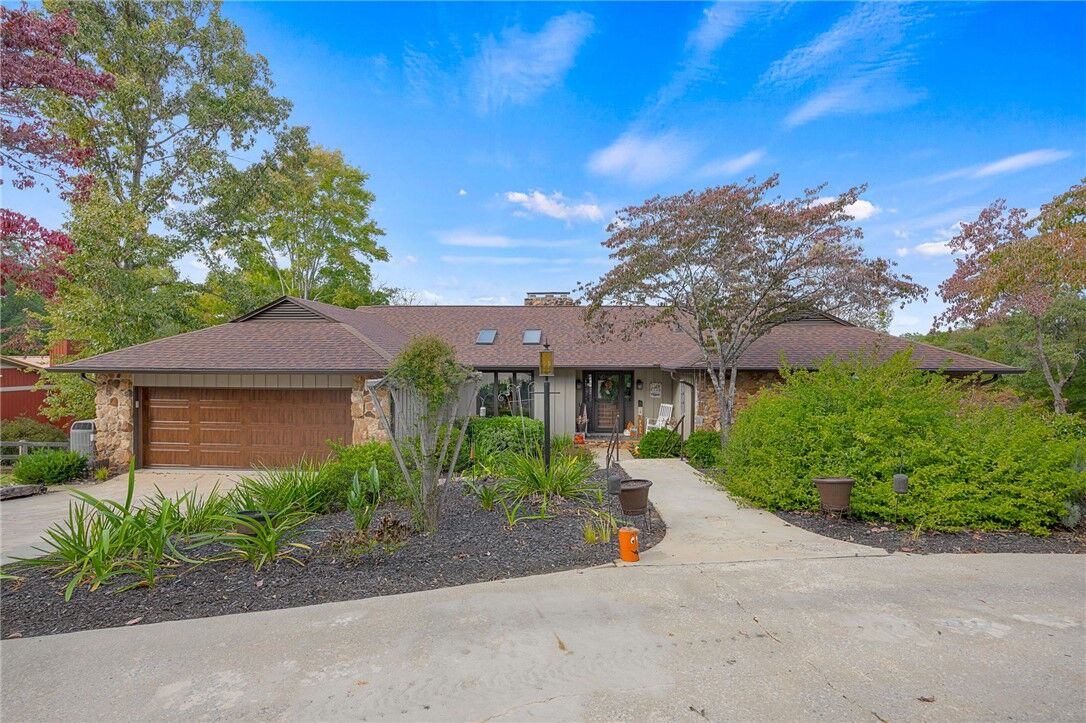 Property Photo:  1214 Sunset Lane  SC 29626 