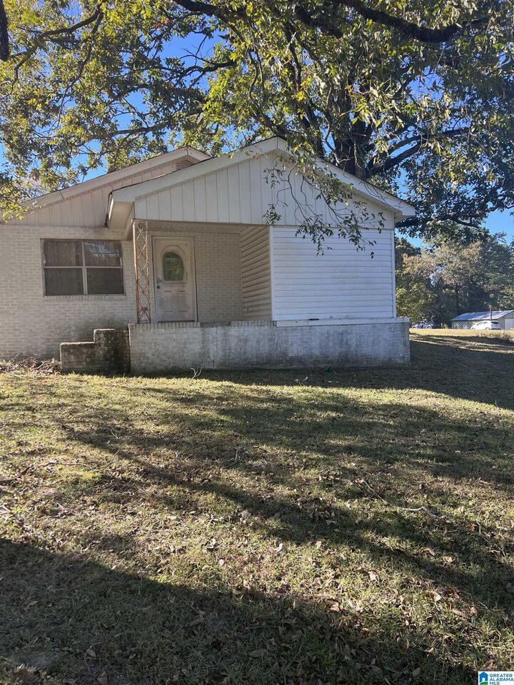Property Photo: 5439 Dewey Heights Road AL 35126