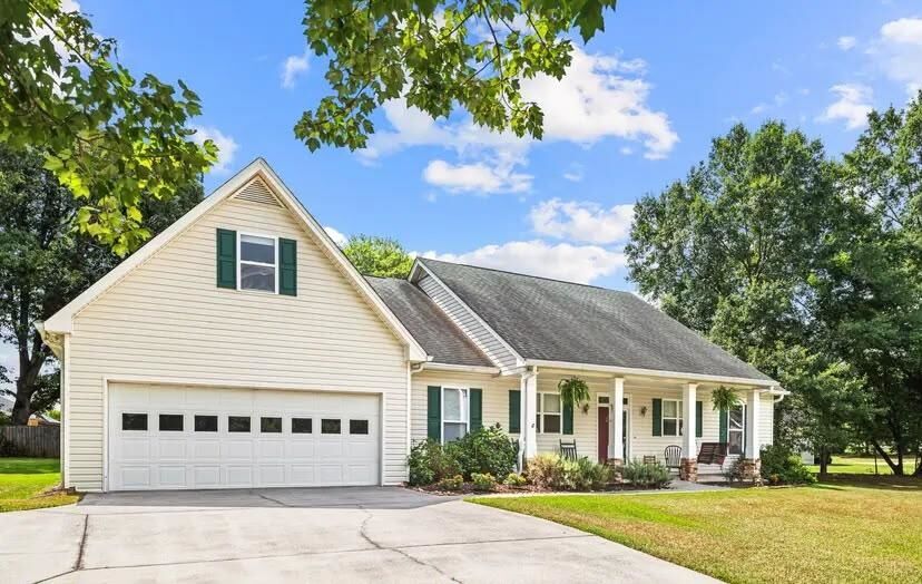 Property Photo:  265 Lake Drive  GA 30215 