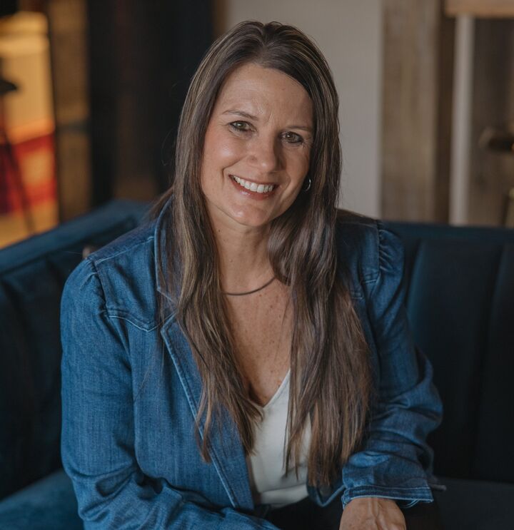 Tasha Quilling-Hofer, Sales Associate in Clermont, Hubbard Hansen