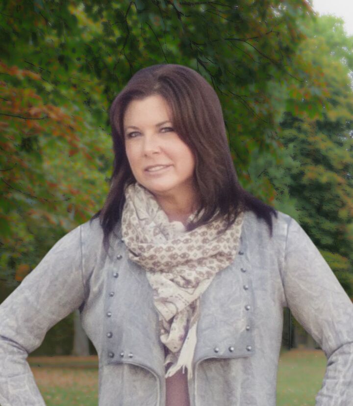 Beth Hall, Associate Real Estate Broker in Tehachapi, Platinum Realty Group