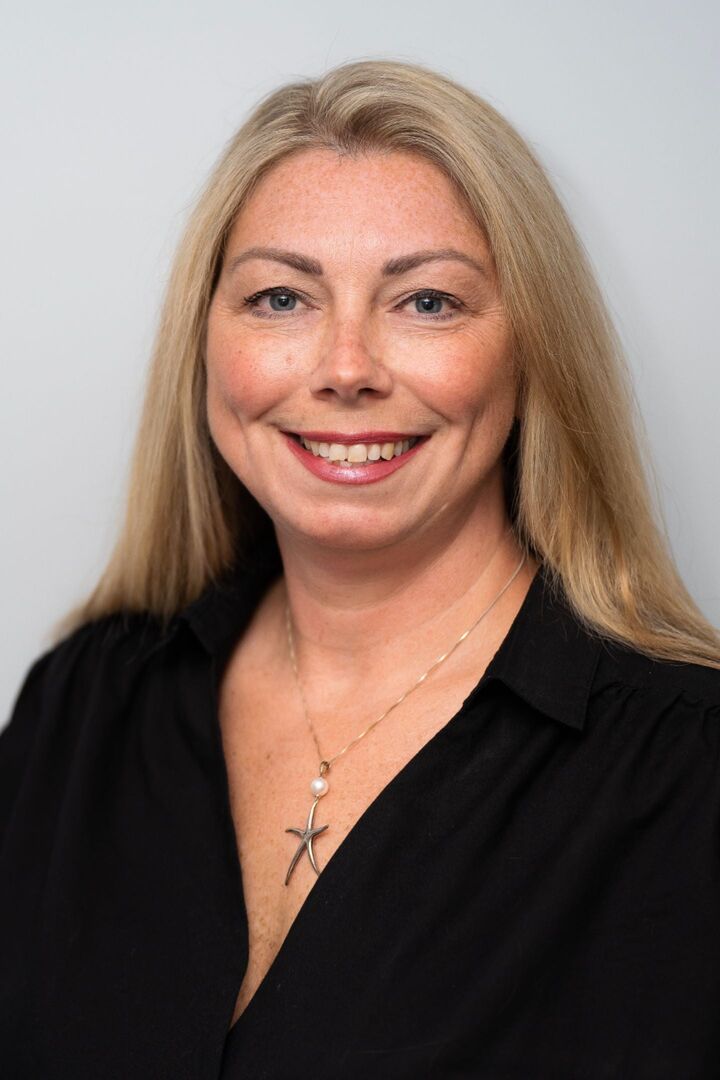 Stacey Gomez, Real Estate Salesperson in Lake Orion, Professionals