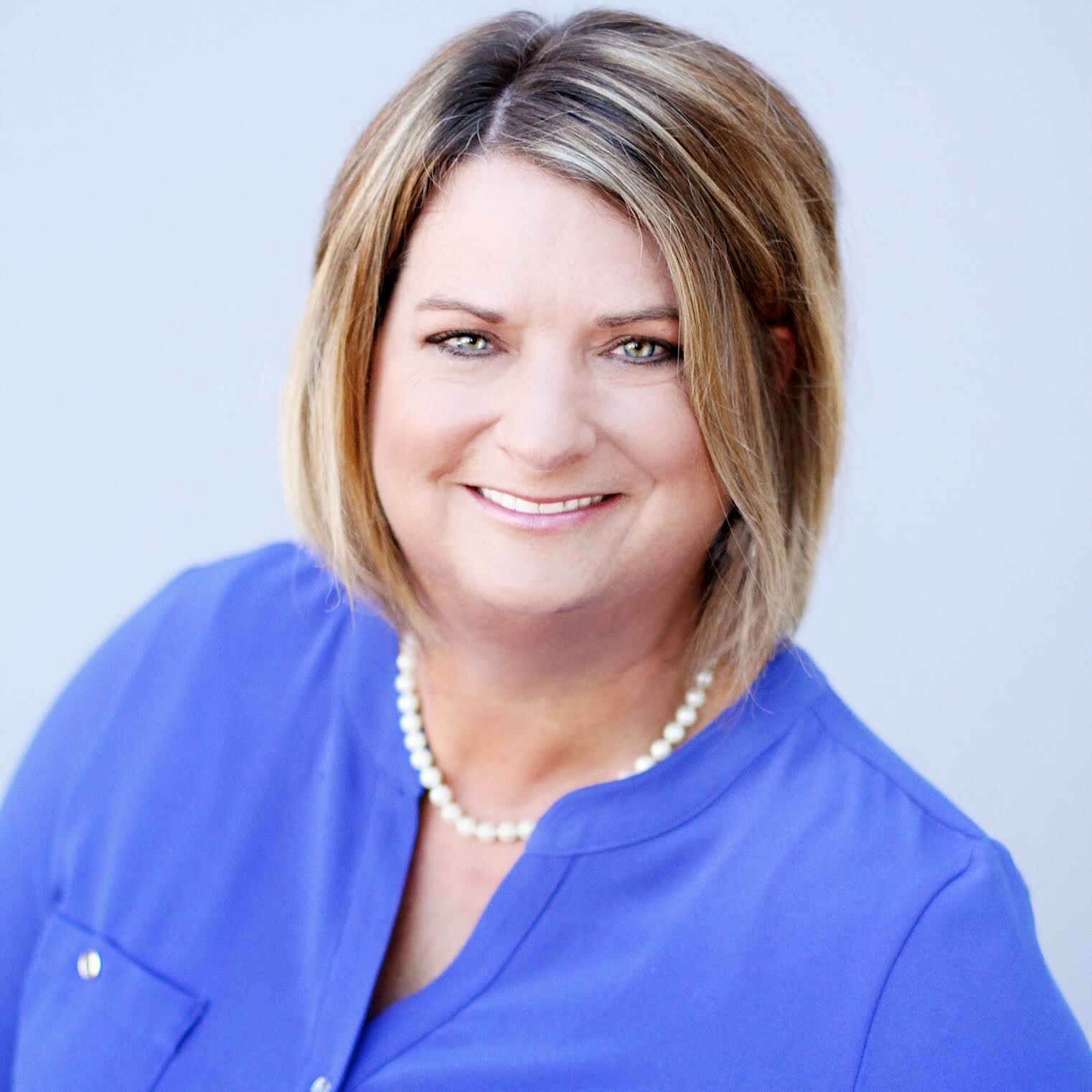 Carla Vander Molen, Real Estate Salesperson in Pella, Signature Real Estate